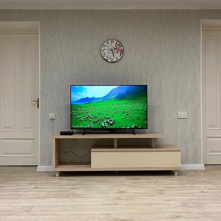 Spacious Dinamo Apartment Tbilisi Exterior photo