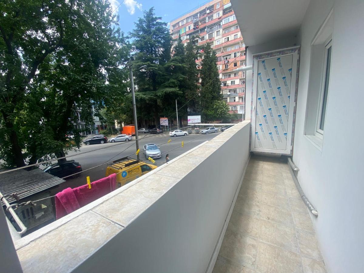 Spacious Dinamo Apartment Tbilisi Exterior photo