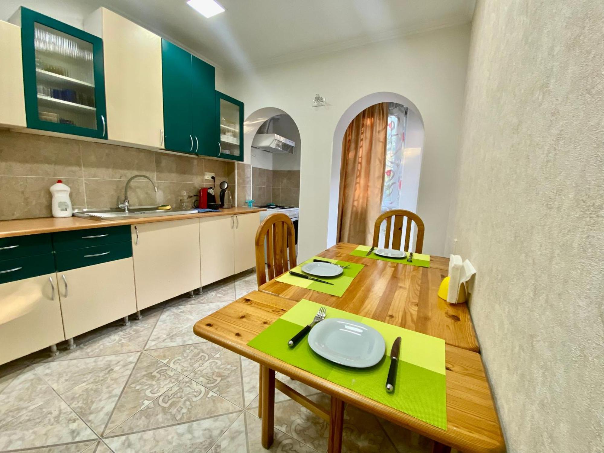 Spacious Dinamo Apartment Tbilisi Exterior photo