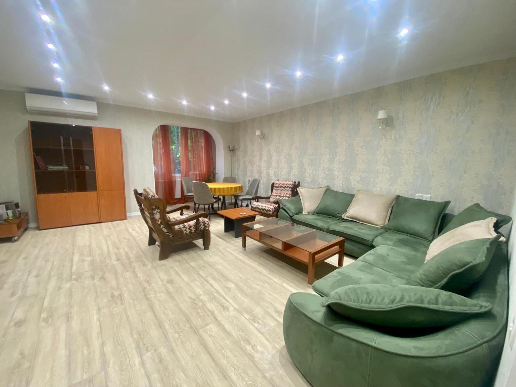 Spacious Dinamo Apartment Tbilisi Exterior photo